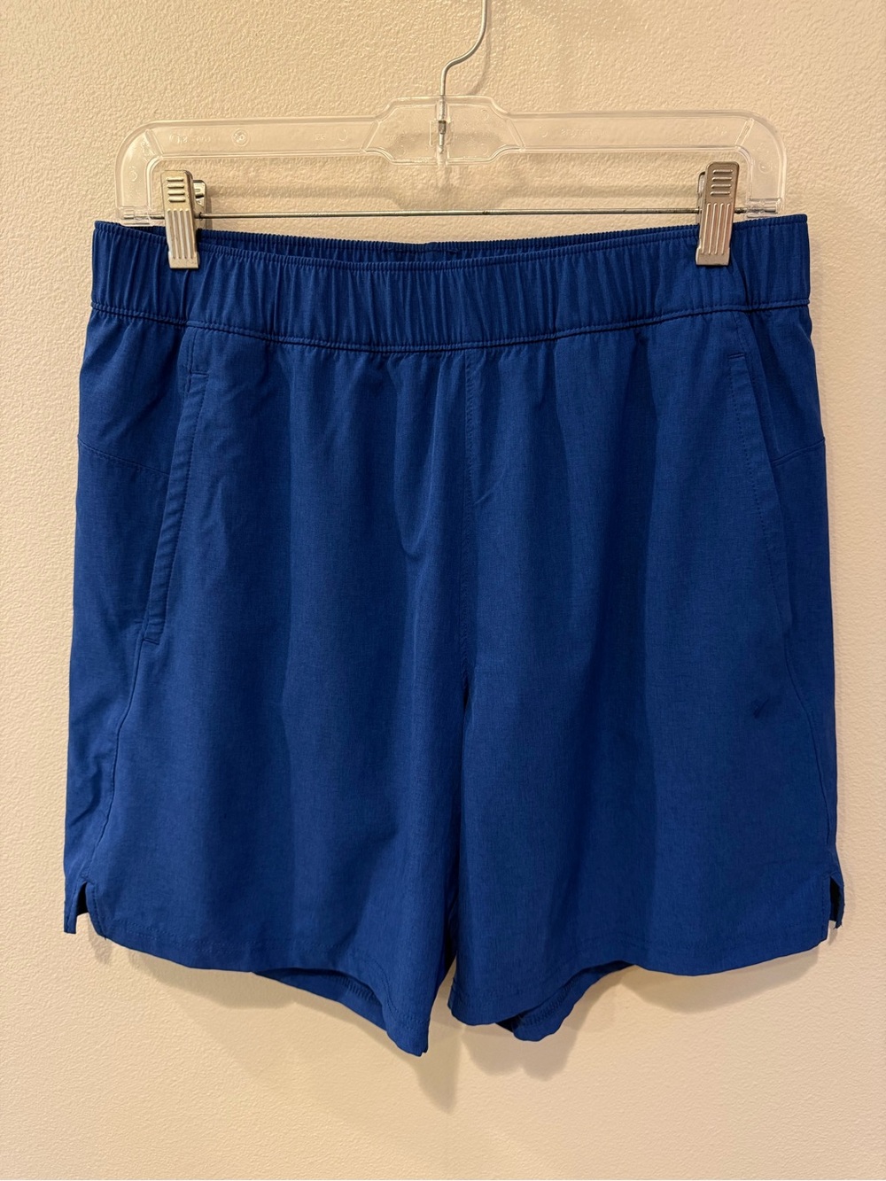 Old Navy Essential Woven Workout Quick-Dry Shorts 7” inseam